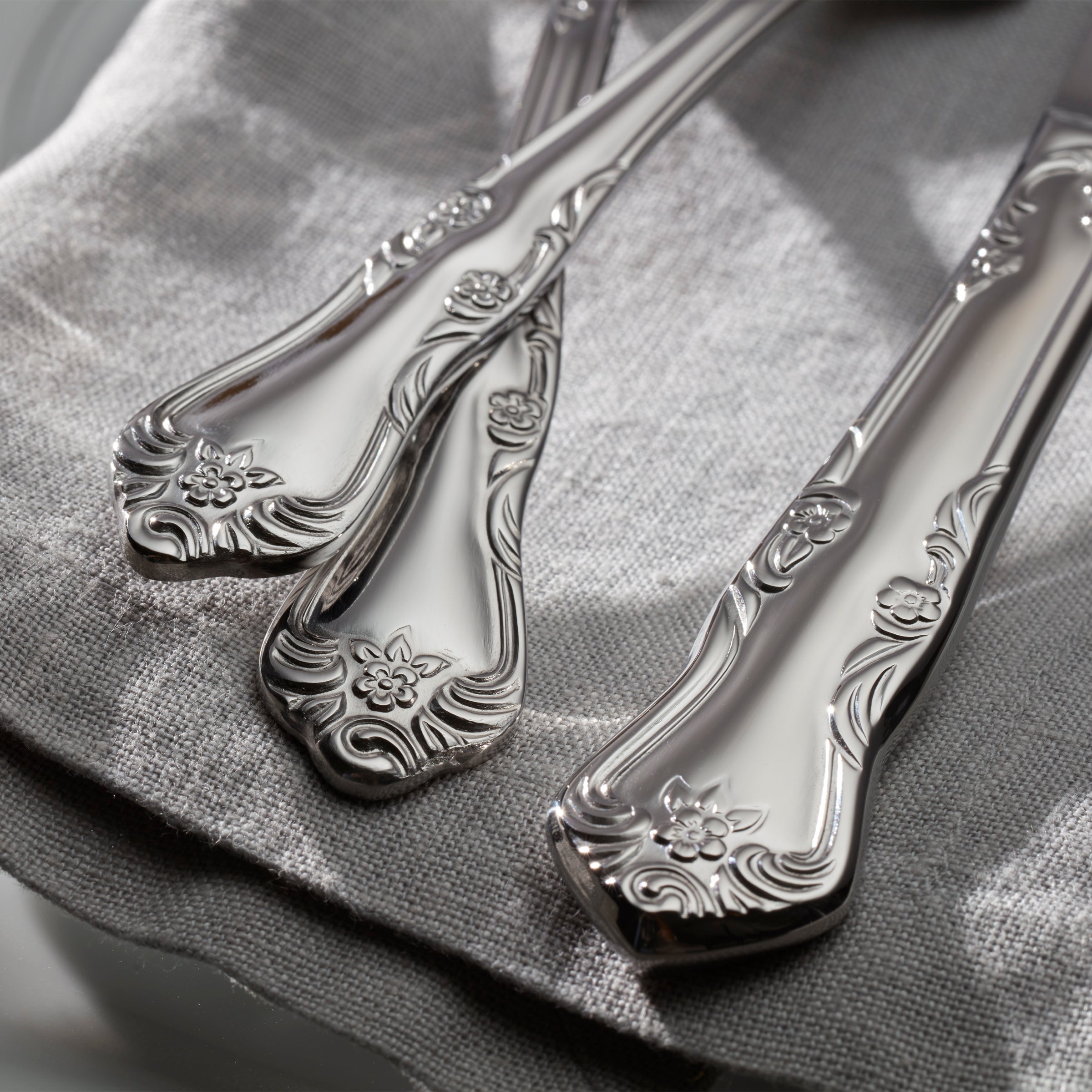 Azalea 20 Piece Flatware Set