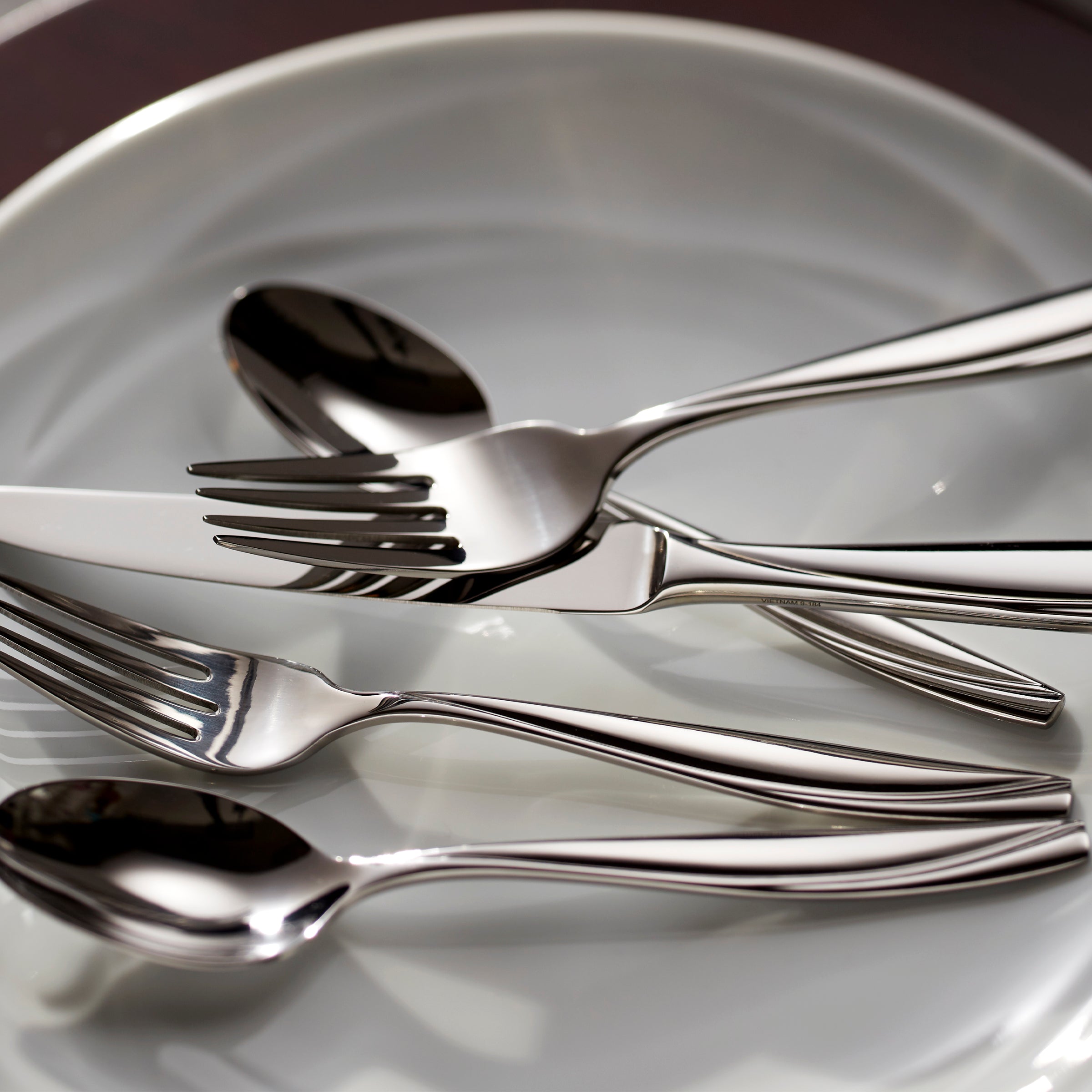 Camlynn Mirror 45 Piece Flatware Set