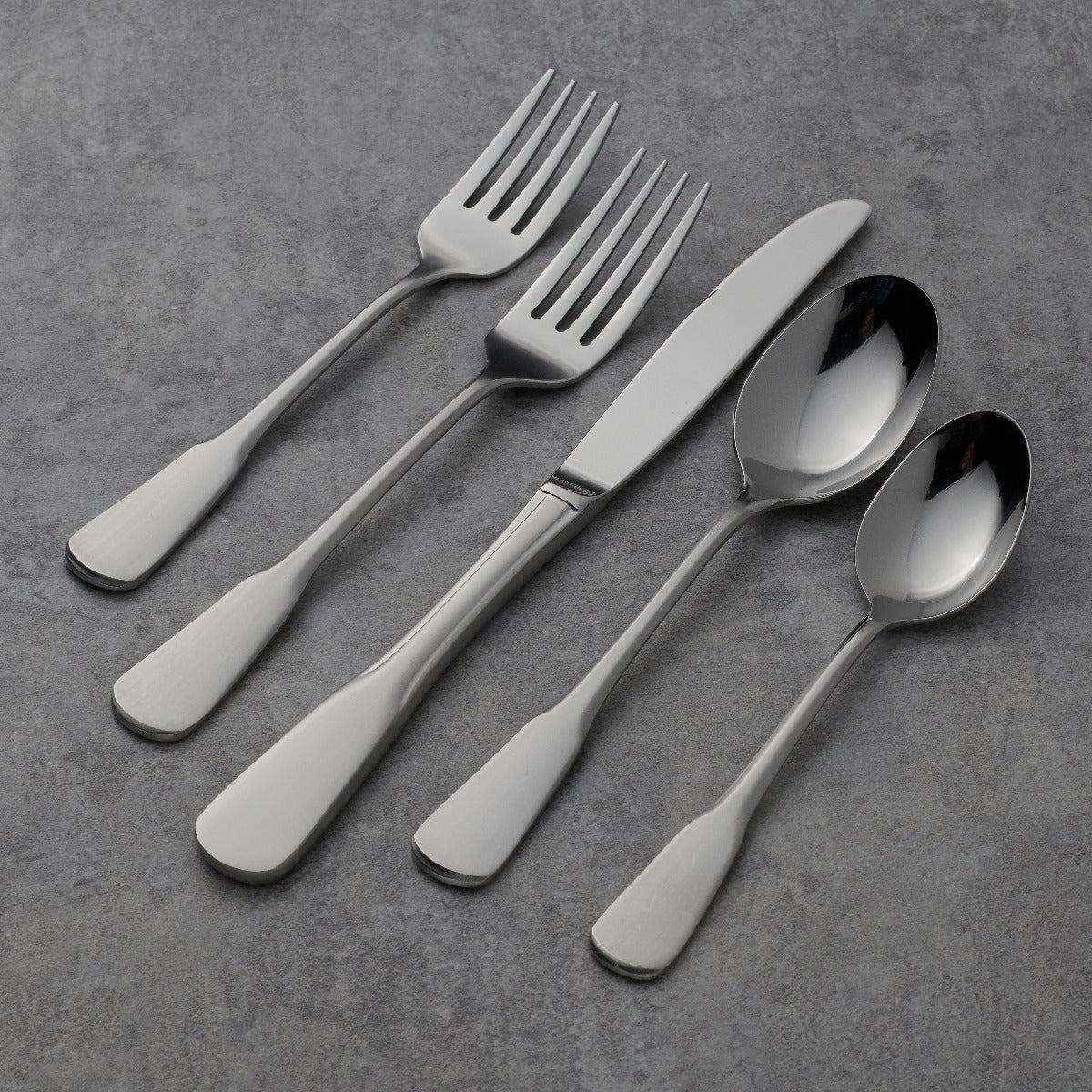 Colonial Boston 20 Piece Flatware Set