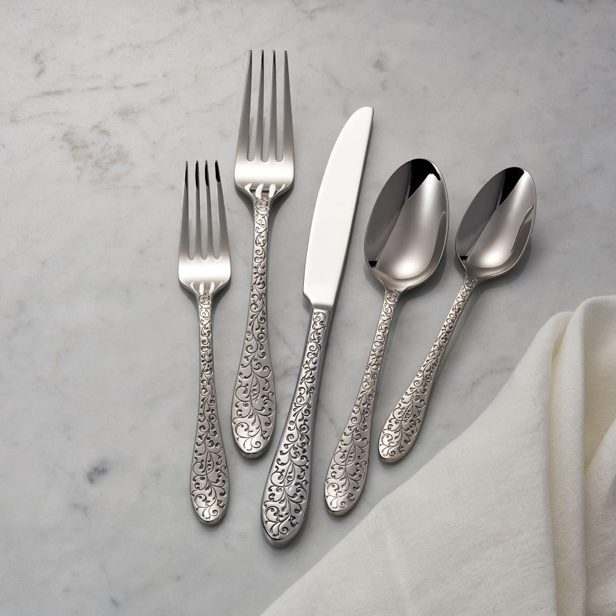 Ivy Flourish 20 Piece Flatware Set